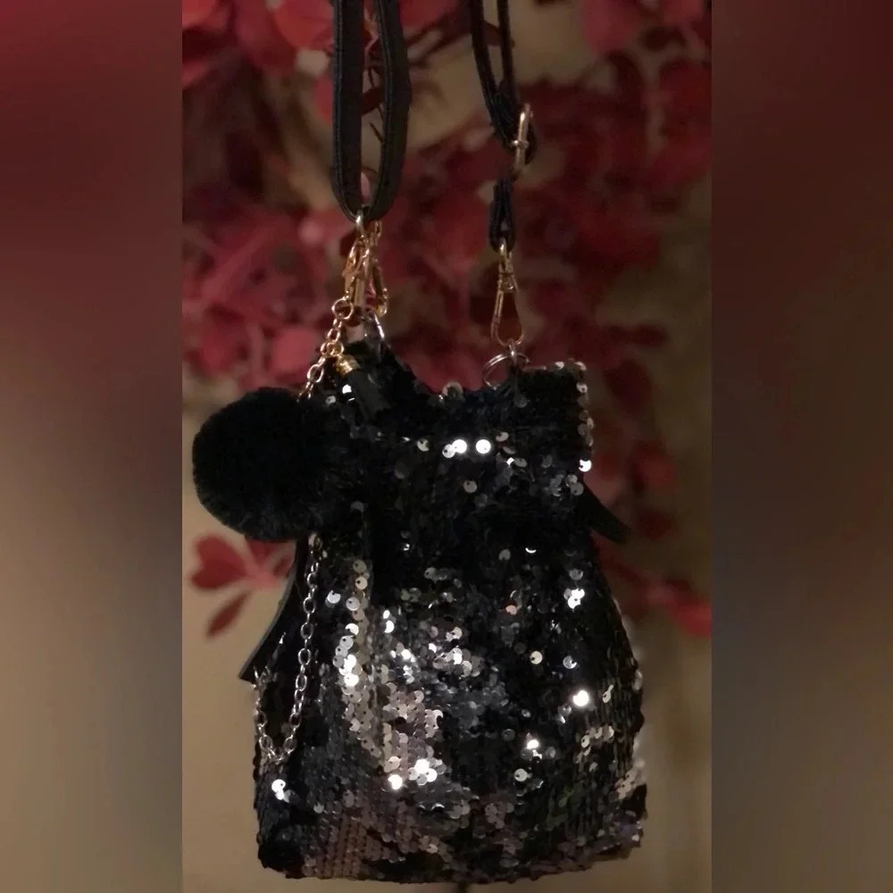 Black Sequin Cinch Bucket Bag Small Purse in Great Condition Vintage w/ Charm